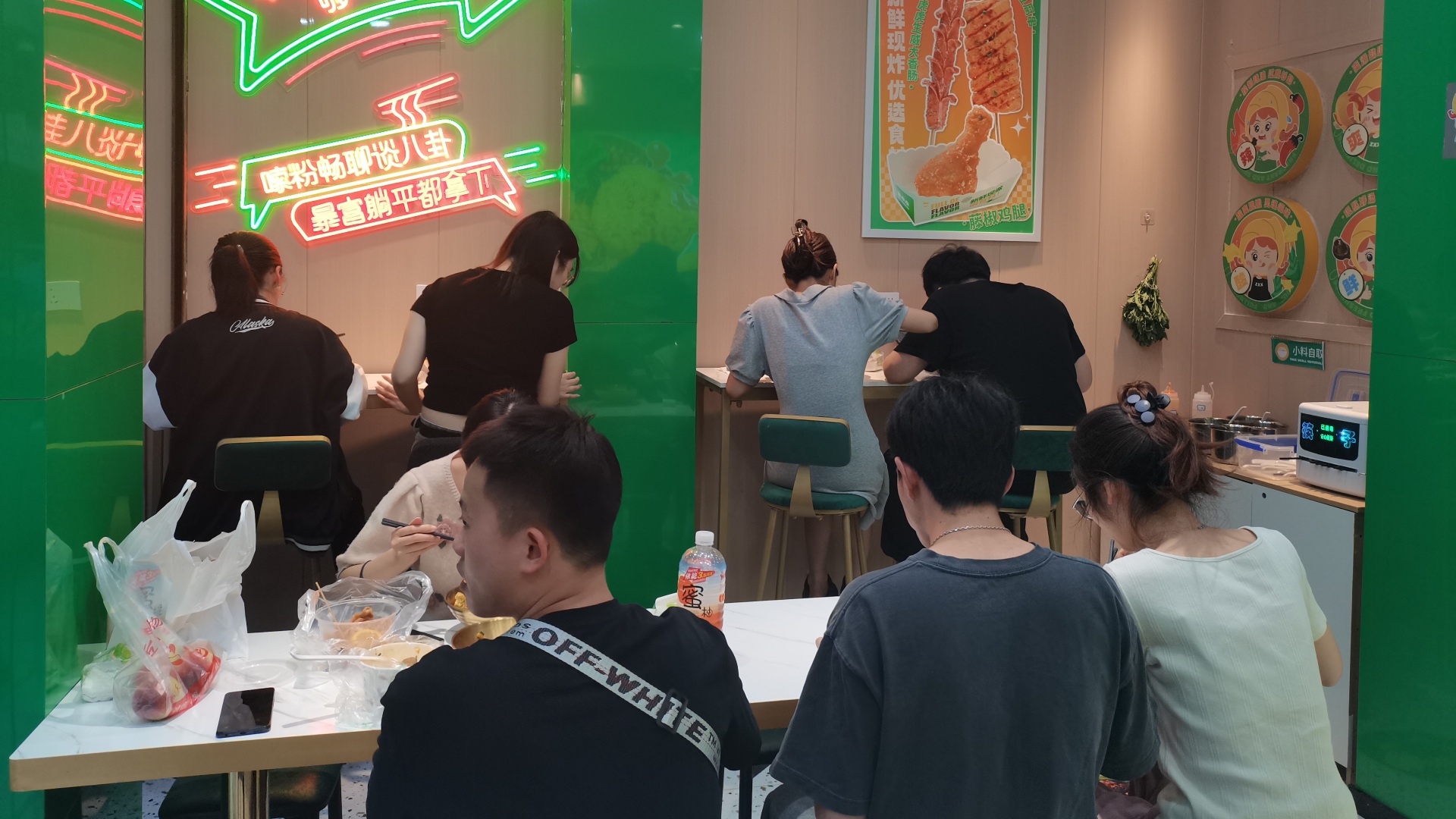 朱小小螺螄粉加盟品牌：高效賦能加盟商的成功之路
