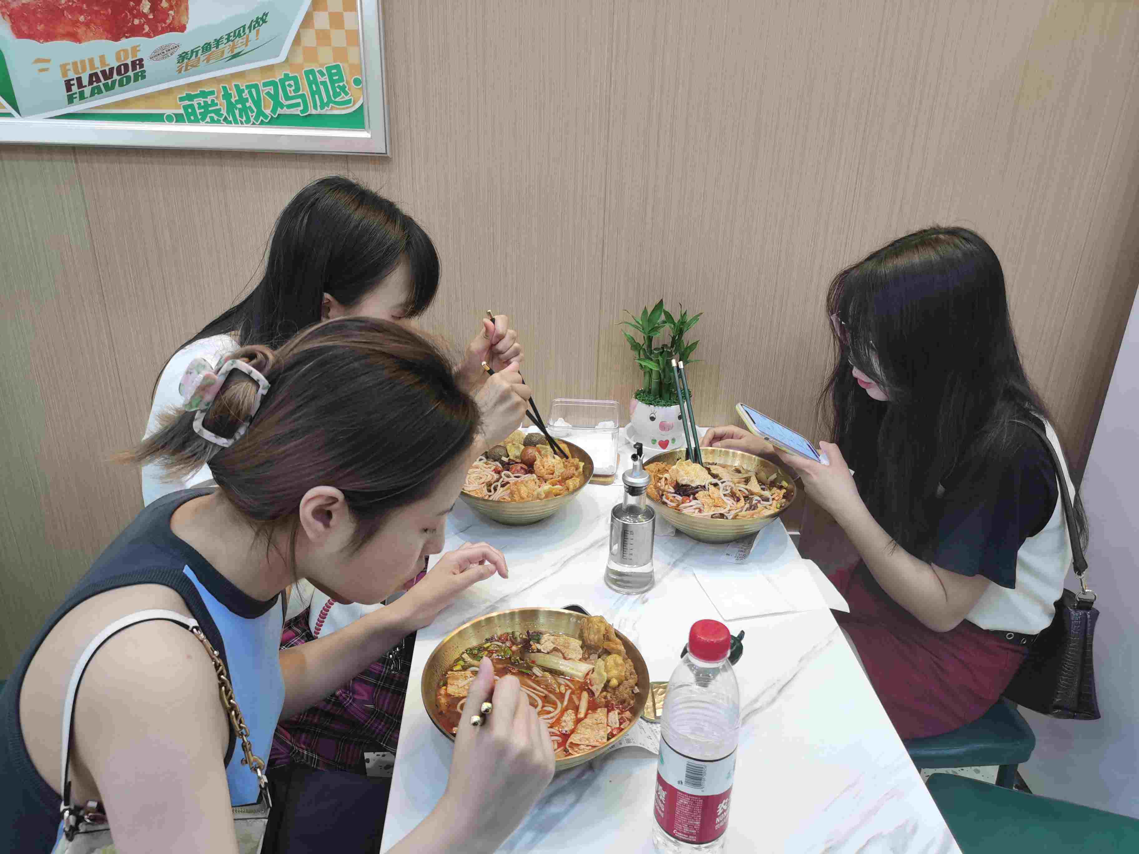 加盟螺螄粉開(kāi)店需要多少錢(qián)？門(mén)檻高不高？