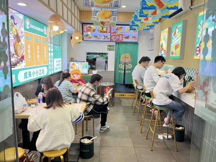選擇螺螄粉加盟品牌，加盟朱小小有哪些優(yōu)勢？