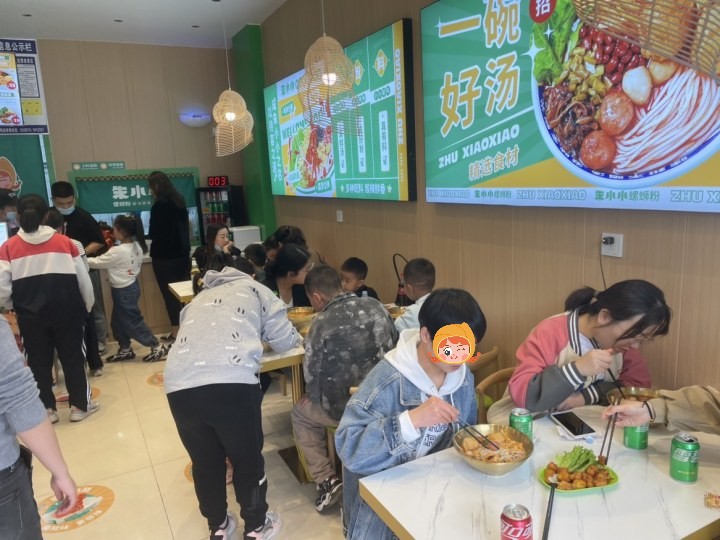 餐飲加盟競爭激勵的今天，選擇開一家加盟螺螄粉店怎么樣？