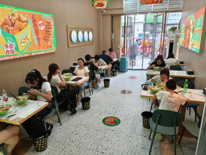 開(kāi)螺螄粉加盟店需要經(jīng)驗(yàn)嗎？螺螄粉加盟之后有哪些扶持？